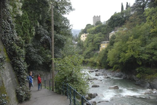 Auf dem Algunder Waalweg von Algund nach Meran