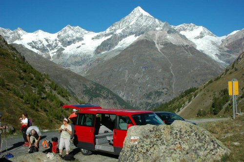 Parkplatz auf der Täschalm im Mattertal