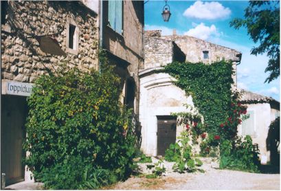 Am Nordrand des Luberon in Oppéde-le-Vieux