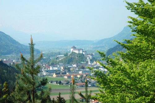 Kaisertalweg von Sparchen zum Stripsenjochhaus, hier: Sicht auf die Kufsteiner Burg