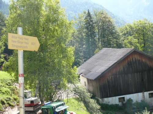 Abstieg von der Vorderkaiserfeldenhütte (1388 m) nach Hinterbärenbad (829 m)