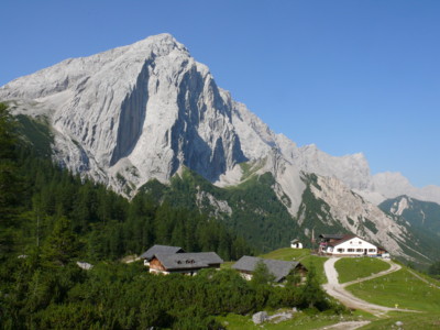 Vom Hallangerhaus zur Hinterhornalm über den Knappensteig