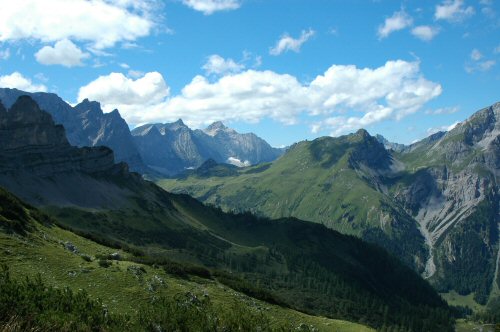 Blick auf das Karwendelgebirge vom westlichen Lamsenjoch aus gesehen