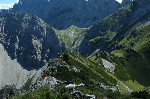 Blick zurück auf den Weg zum Hahnkampl von der Lamsenjochhütte aus