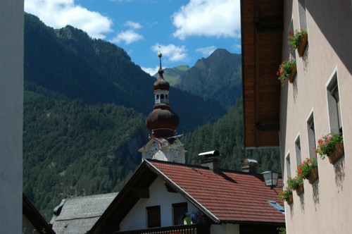 Die Kirche von Pfunds - hier mit Blick nach Westen.