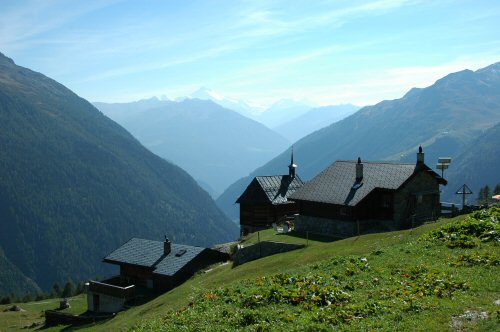 Bergsiedlungen am Rande des Lötschentaler Höhenwegs