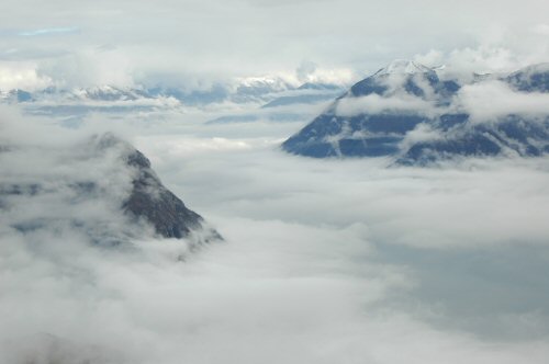 Blick in das Wolkenmeer über dem Luganer See