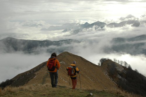 Ansicht bizarrer Wolkenformationen vom Monte Boglia bei Lugano aus