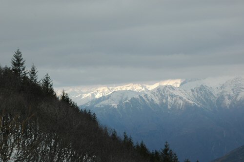 Blick auf die Berge bei und hinter Lugano