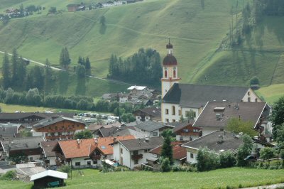 Die Kirche von Neustift im Stubaital - von hier aus beginnt unsere Wanderung.