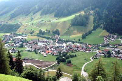 .... auf dem Weg zur Starkenburger Hütte im Stubaital mit Blick auf Neustift.