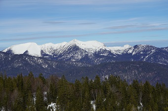 Ausblick vom Hohen Kranzberg auf das Estergebirge